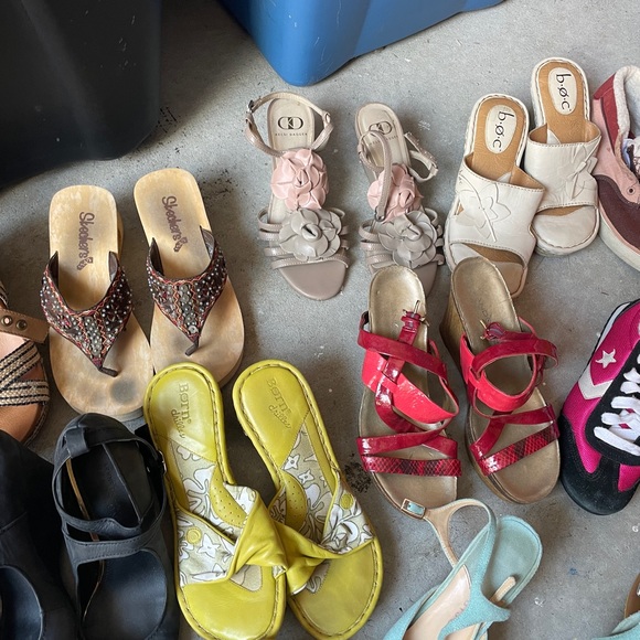 Lots of shoes clothes handbags - Picture 6 of 16